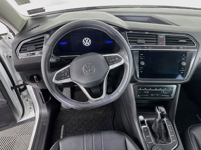 Used 2023 Volkswagen Tiguan SE AWD/4WD image 12