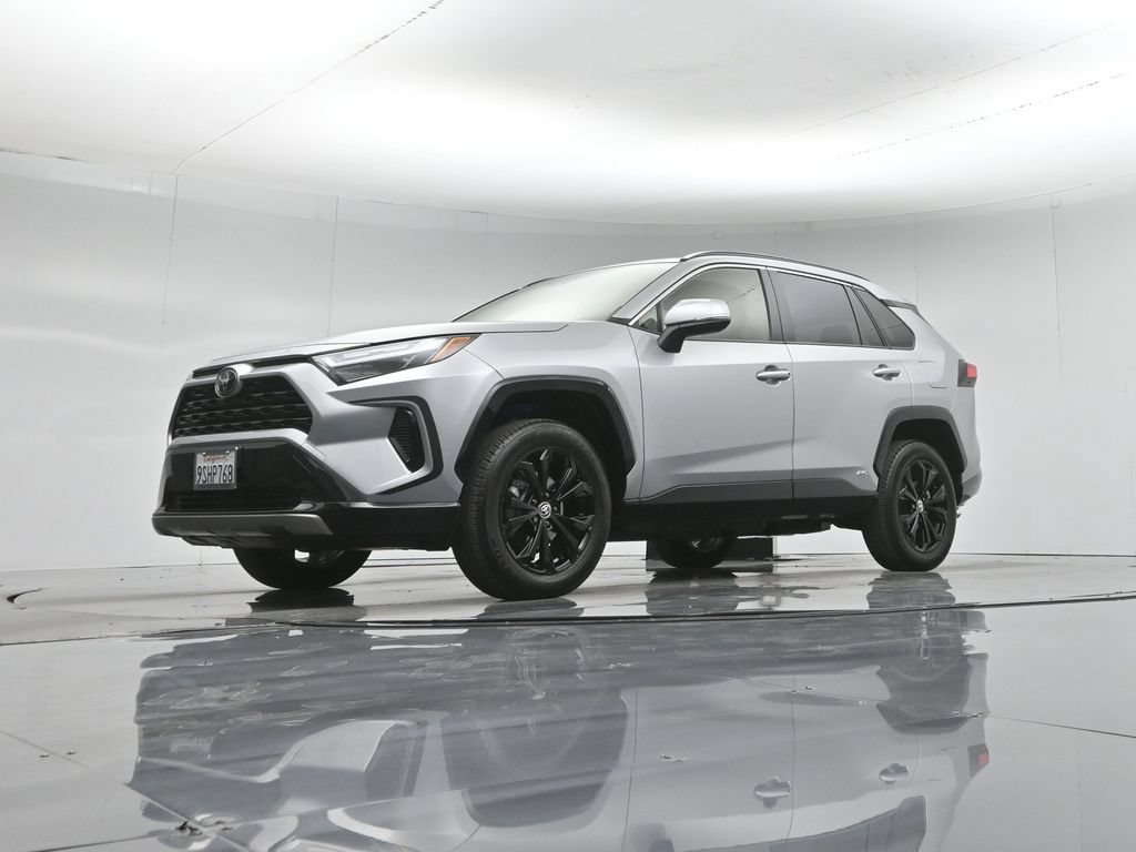 Used 2025 Toyota RAV4 SE AWD/4WD image 47