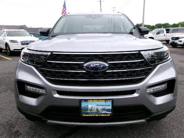 Certified 2023 Ford Explorer XLT w/ Equipment Group 202A AWD/4WD image 2