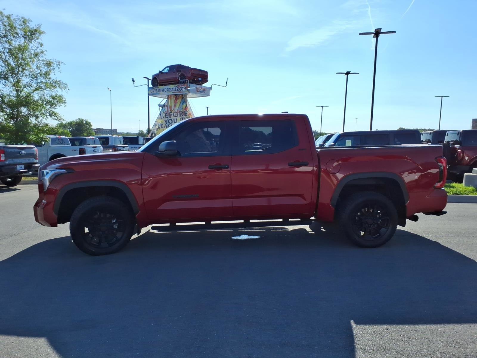 Used 2022 Toyota Tundra SR5 AWD/4WD image 6