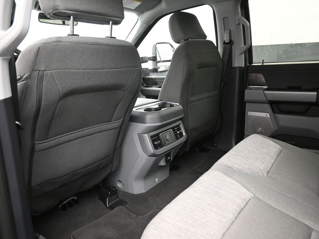 Certified 2025 Ford F250 XLT w/ Black Appearance Package image 2