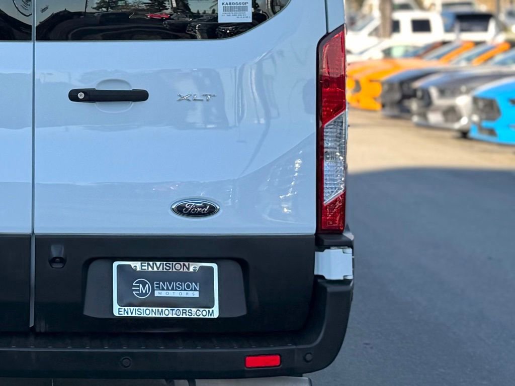 Certified 2022 Ford Transit 350 XLT image 9