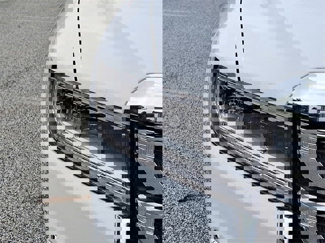 Used 2023 GMC Acadia SLE w/ Driver Convenience Package image 21