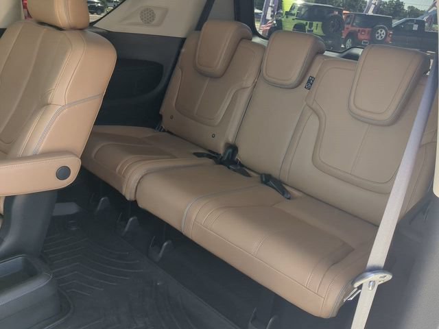 Used 2025 INFINITI QX80 Sensory AWD/4WD image 15