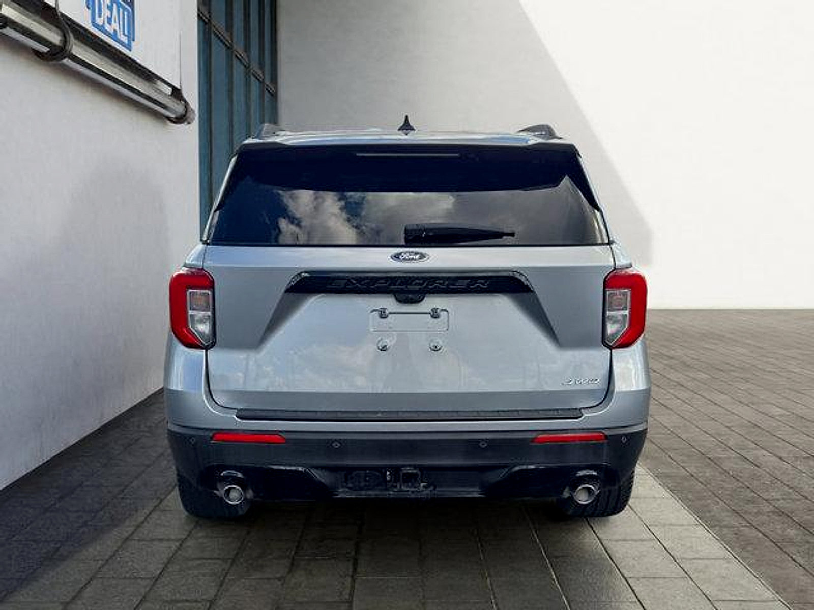 Certified 2023 Ford Explorer ST-Line w/ Class IV Trailer Tow Package AWD/4WD image 4