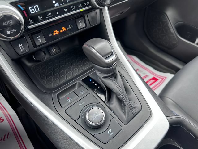 Used 2024 Toyota RAV4 XSE w/ Weather Package AWD/4WD image 19