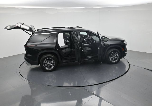 Used 2025 Chevrolet Traverse LT AWD/4WD image 52