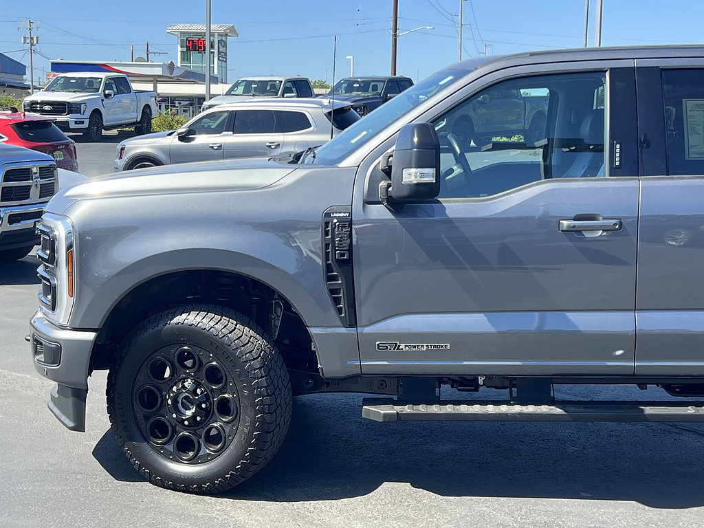 Certified 2023 Ford F350 Platinum w/ FX4 Off-Road Package AWD/4WD image 11