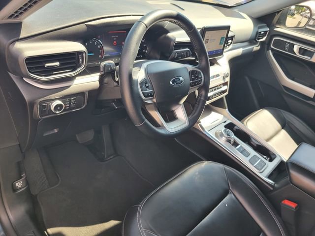 Certified 2022 Ford Explorer XLT w/ Equipment Group 202A RWD image 9