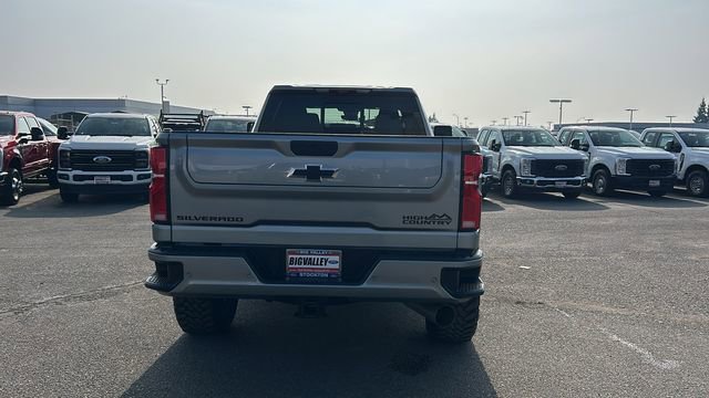 Used 2025 Chevrolet Silverado 3500 High Country w/ High Country Premium Package image 4