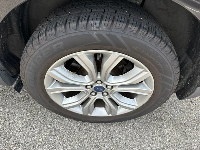 Certified 2022 Ford Edge Titanium AWD/4WD image 7