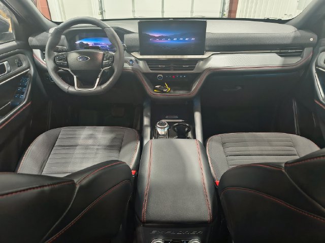 Certified 2025 Ford Explorer ST-Line w/ Premium Package AWD/4WD image 18