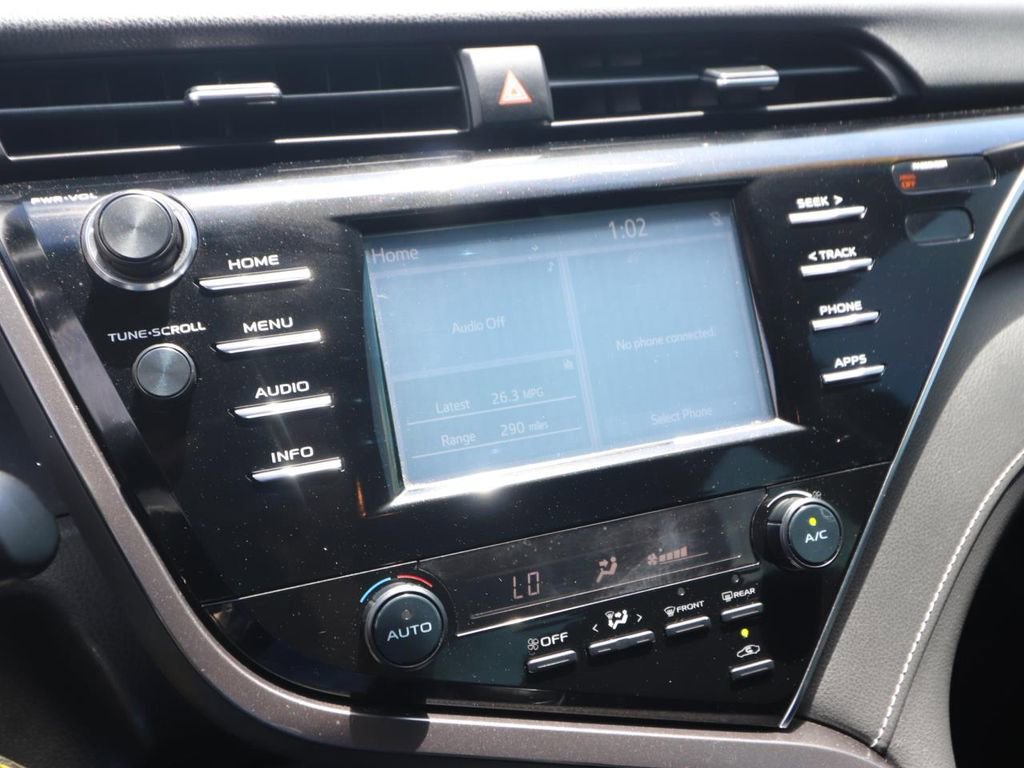 Used 2018 Toyota Camry SE FWD image 18