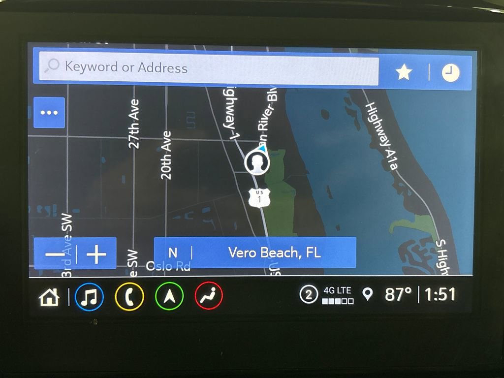 Used 2023 Chevrolet Traverse High Country FWD image 26