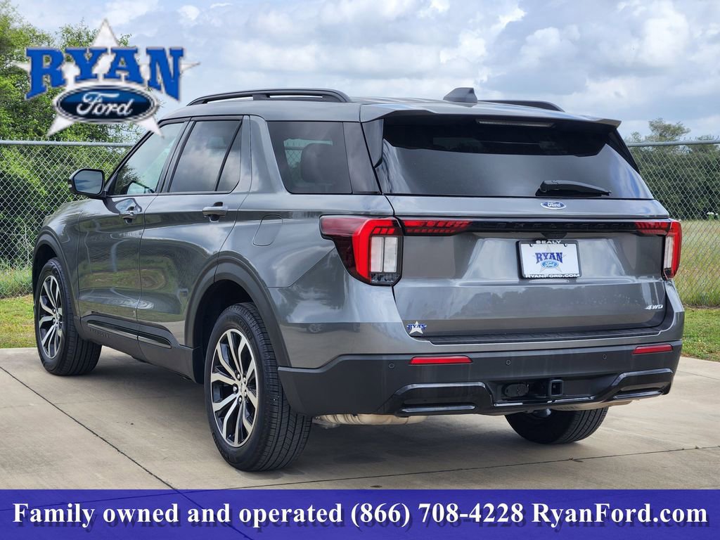 Certified 2025 Ford Explorer ST-Line AWD/4WD image 2
