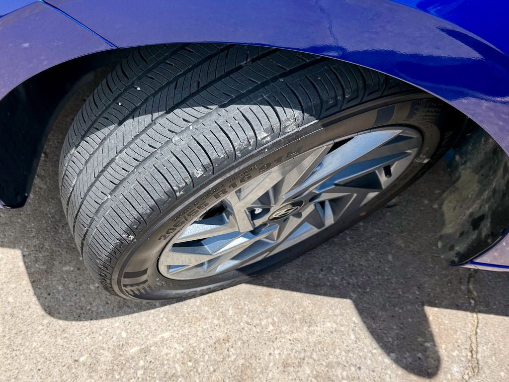 Used 2025 Hyundai Elantra Hybrid FWD image 34