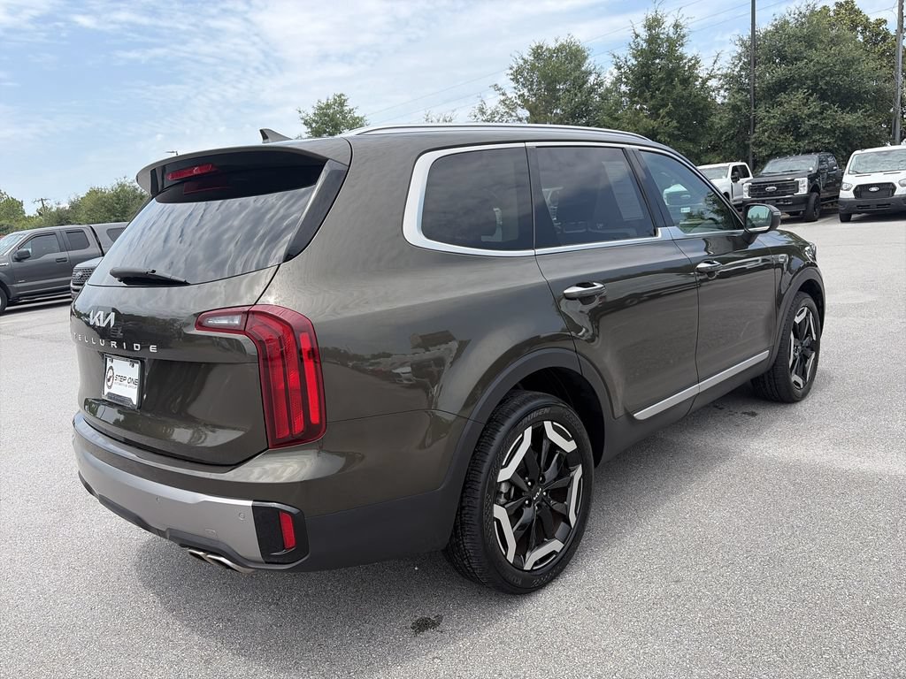 Used 2025 Kia Telluride S FWD image 7