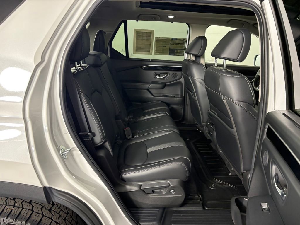 Used 2024 Honda Pilot Touring image 38