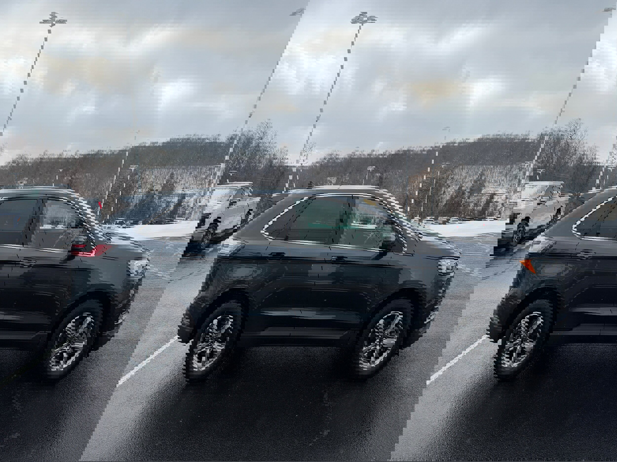 Certified 2024 Ford Edge SEL w/ Convenience Package image 2