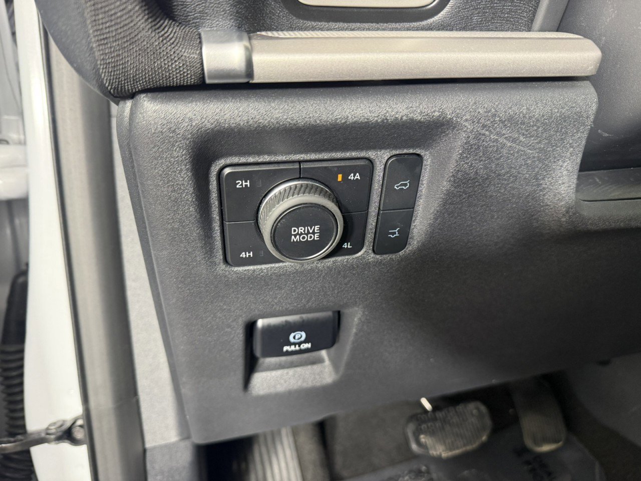 Certified 2025 Ford Expedition Active image 25