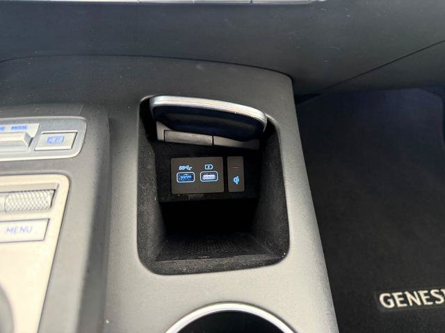 Used 2025 Genesis GV70 2.5T AWD/4WD image 18