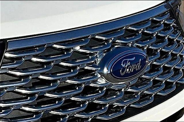 Certified 2023 Ford Explorer Platinum w/ Technology Package image 28