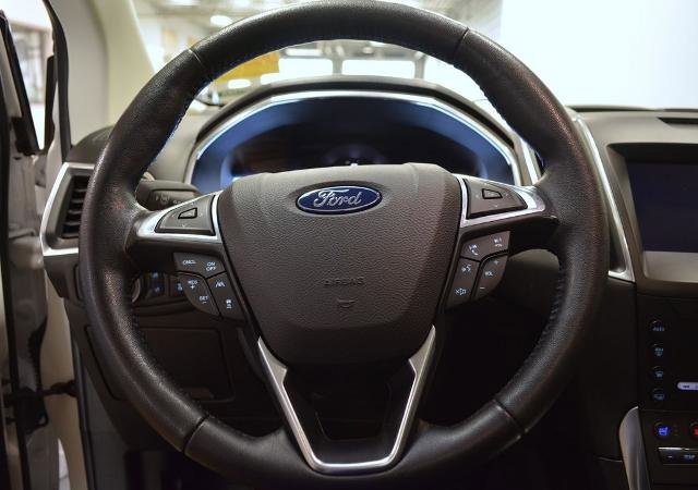 Certified 2020 Ford Edge Titanium w/ Equipment Group 301A AWD/4WD image 20