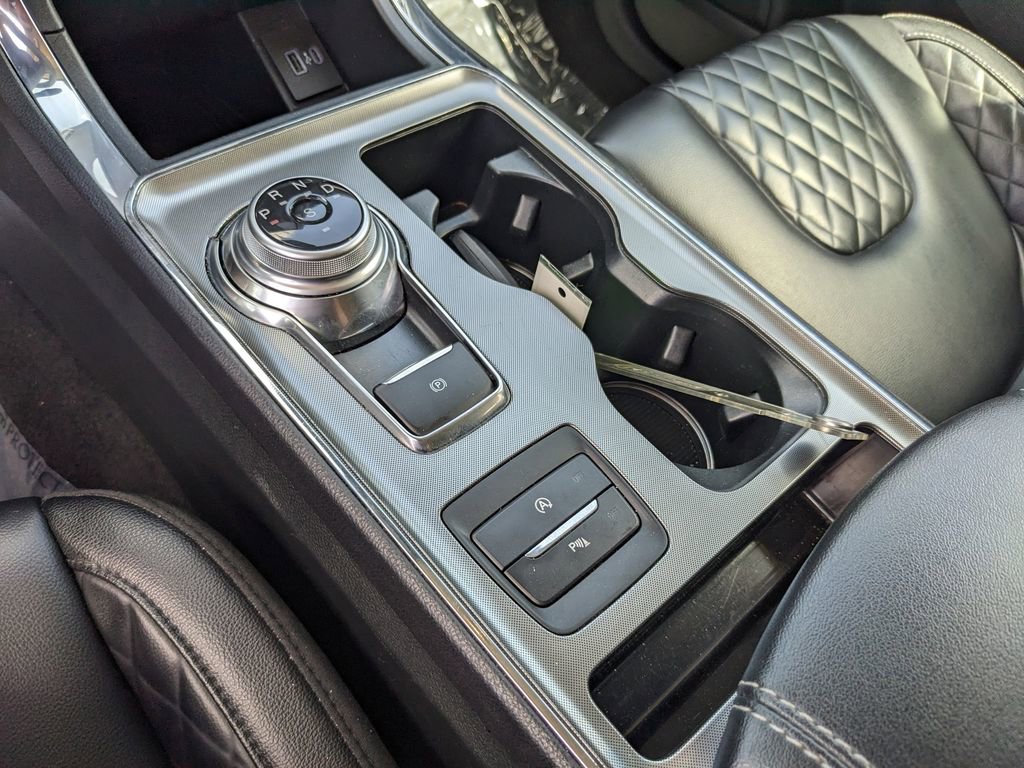 Certified 2024 Ford Edge Titanium image 28