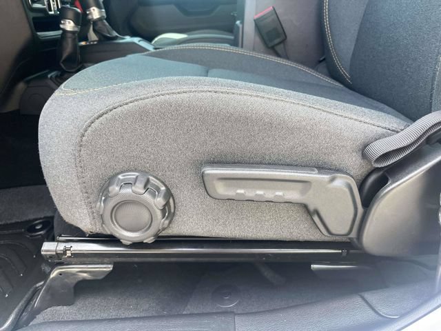Used 2025 Jeep Wrangler Unlimited Sahara AWD/4WD image 21