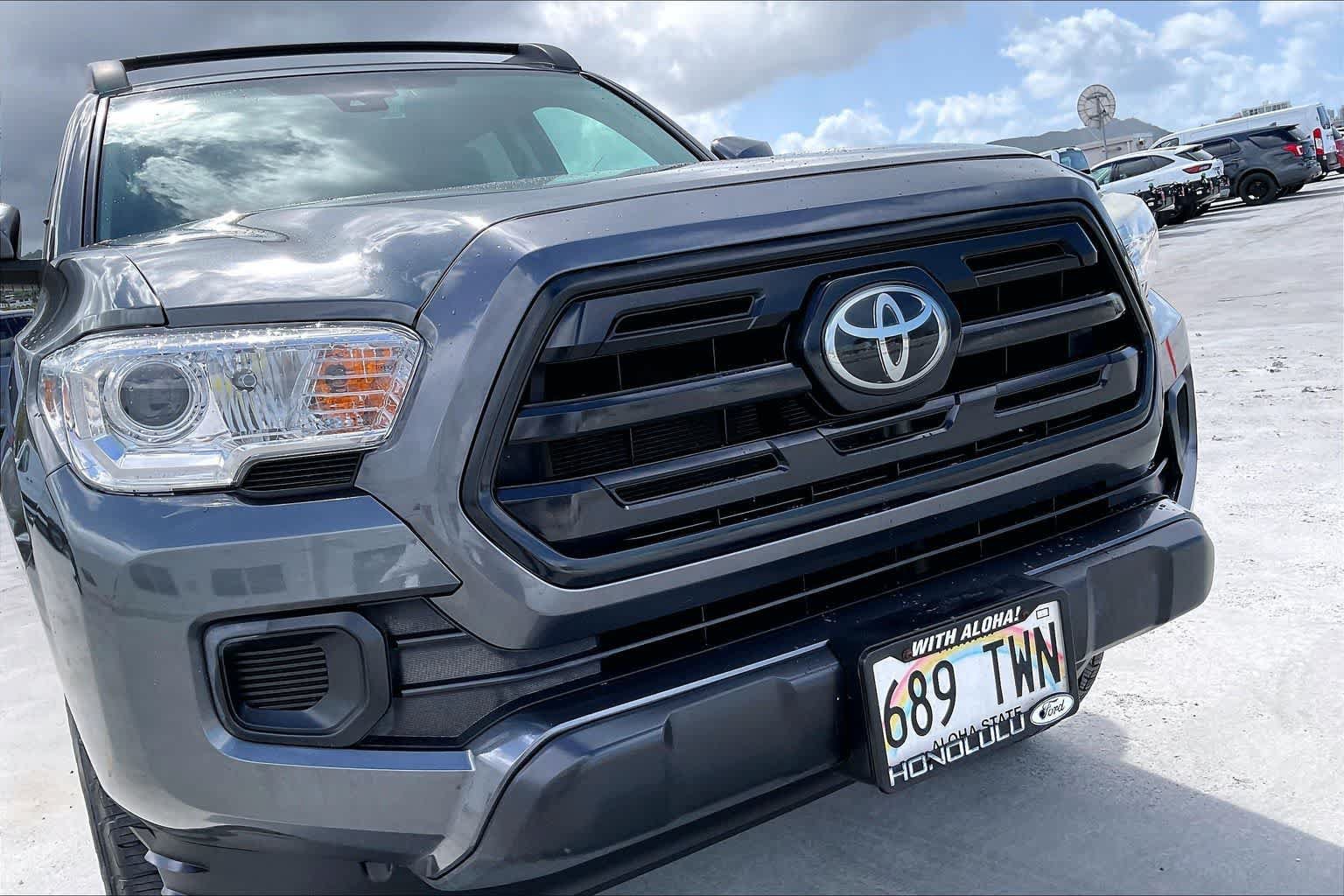 Used 2018 Toyota Tacoma SR5 RWD image 33