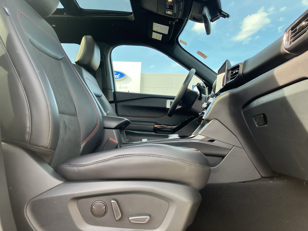 Certified 2023 Ford Explorer ST-Line w/ Class IV Trailer Tow Package AWD/4WD image 38