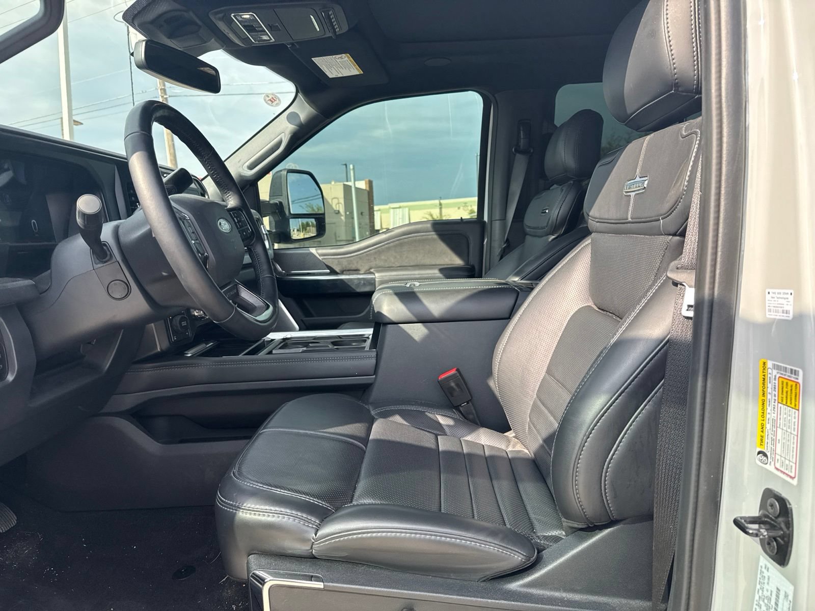 Certified 2025 Ford F250 Platinum w/ FX4 Off-Road Package AWD/4WD image 11