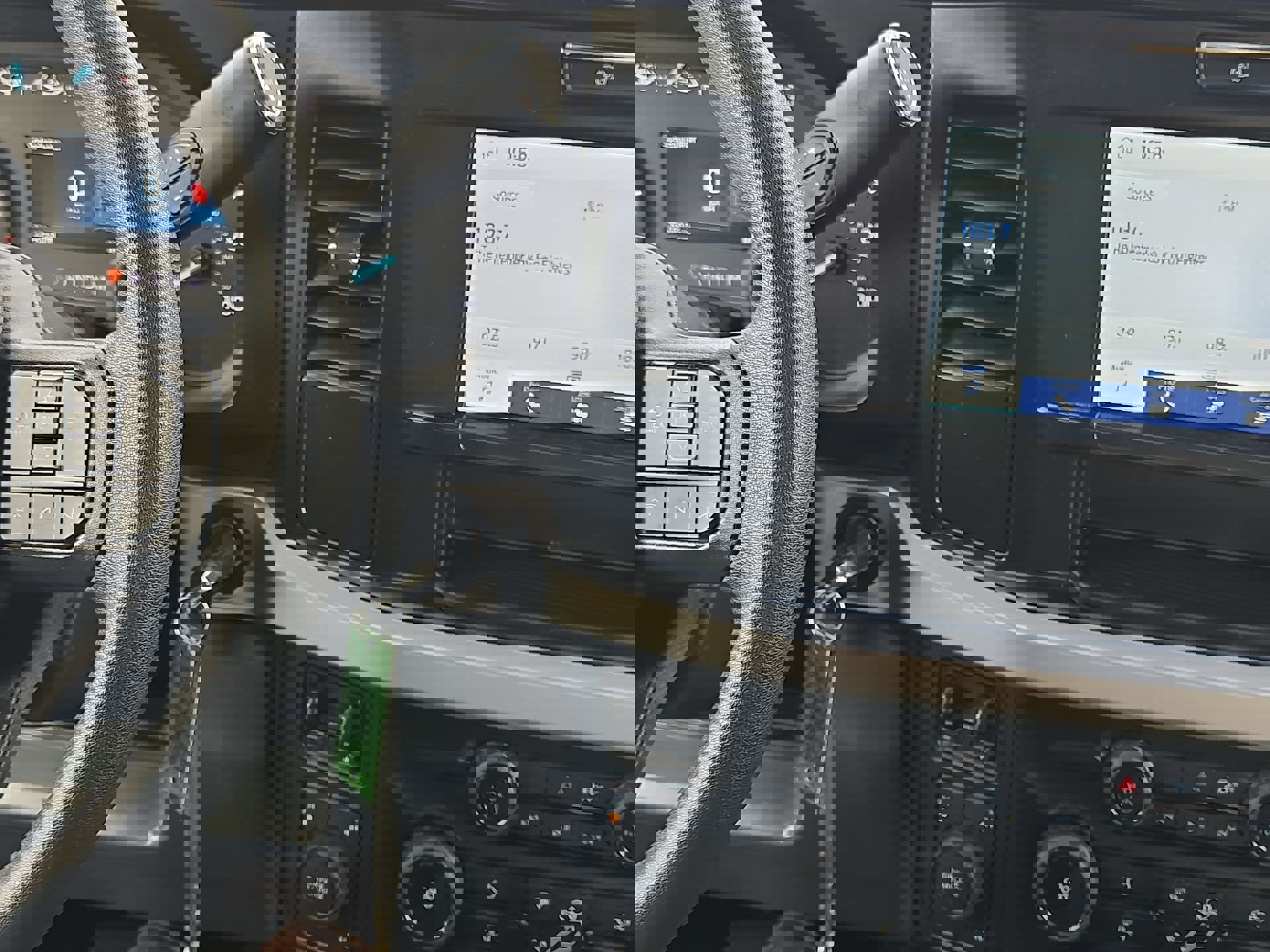 Certified 2025 Ford F250 XLT image 19