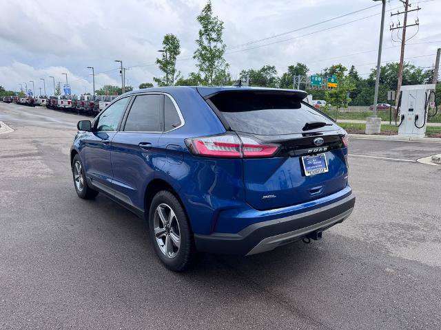 Certified 2024 Ford Edge SEL w/ Convenience Package AWD/4WD image 3