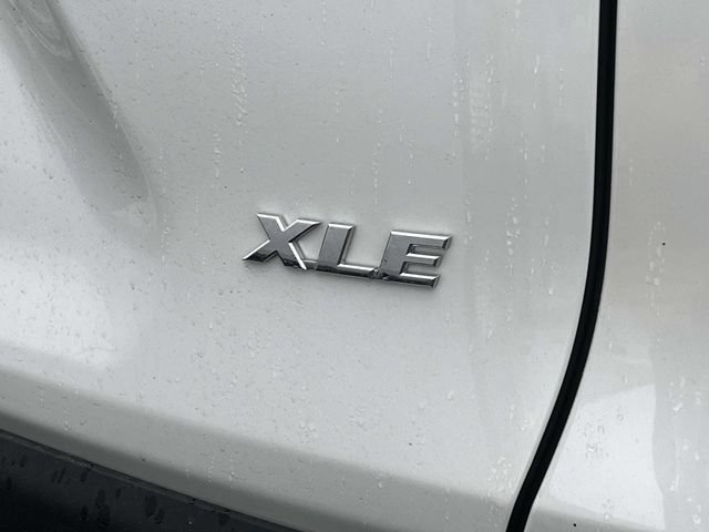 Used 2025 Toyota RAV4 XLE Premium FWD image 4