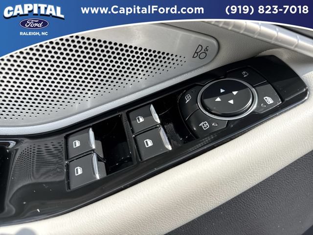 Certified 2025 Ford Explorer Platinum w/ Ultimate Package AWD/4WD image 21
