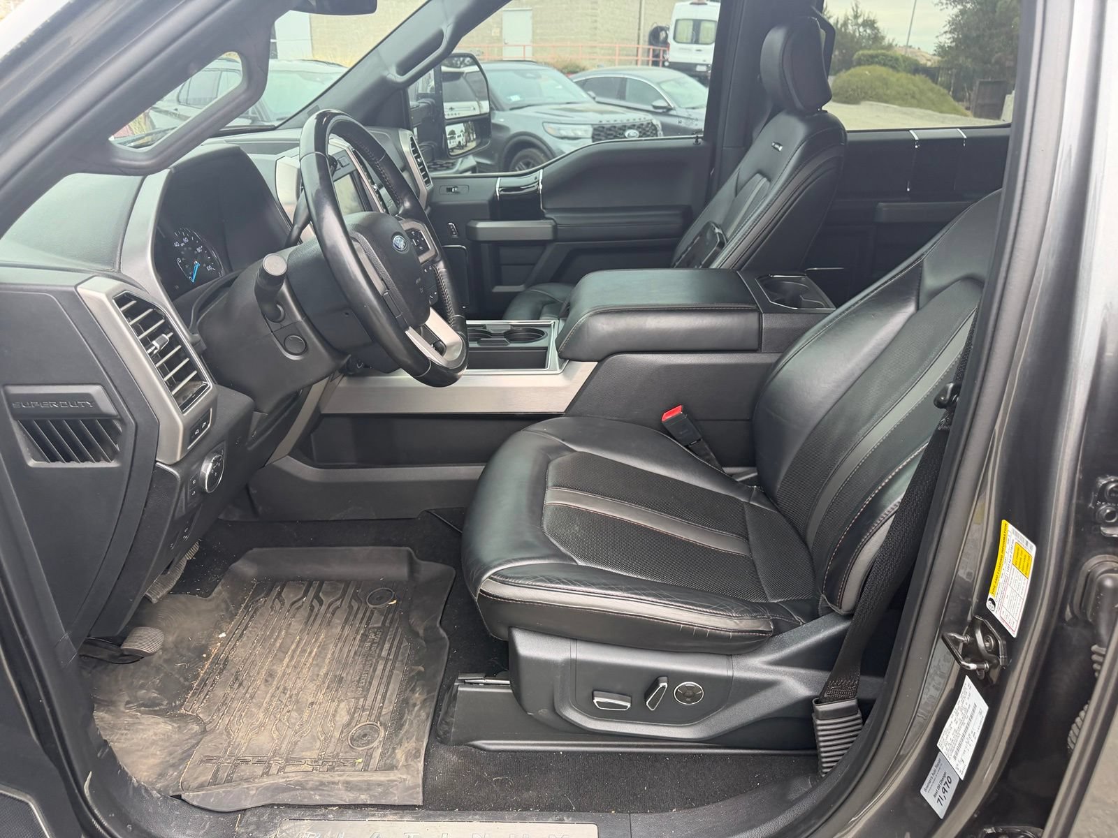 Certified 2020 Ford F250 Platinum w/ FX4 Off-Road Package AWD/4WD image 11