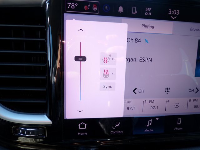 Used 2024 Chrysler Pacifica Touring-L FWD image 27