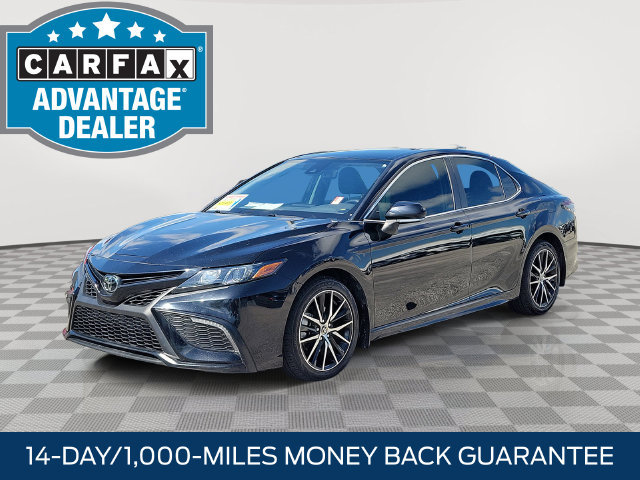 Used 2023 Toyota Camry SE FWD image 3