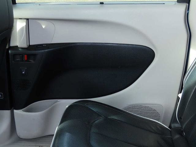 Used 2023 Chrysler Pacifica Limited image 20