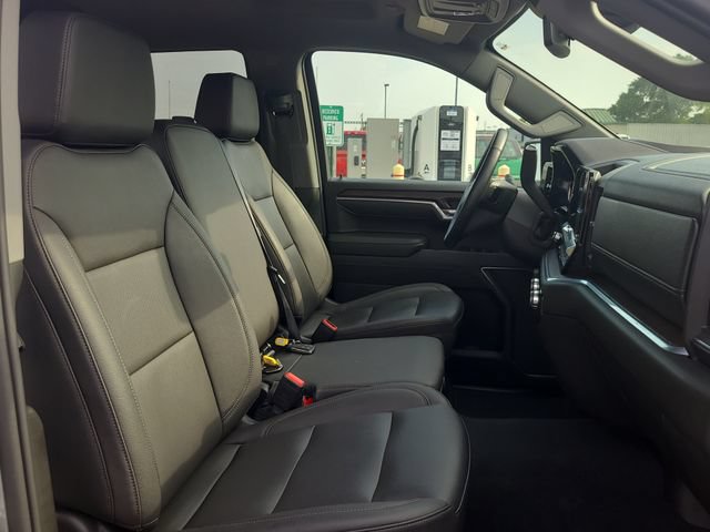 Used 2026 GMC Sierra 1500 SLT AWD/4WD image 16