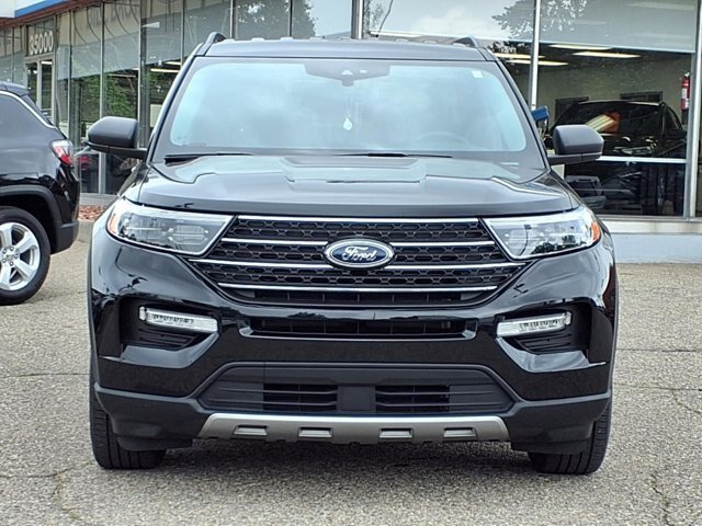 Certified 2024 Ford Explorer XLT w/ Equipment Group 202A AWD/4WD image 25
