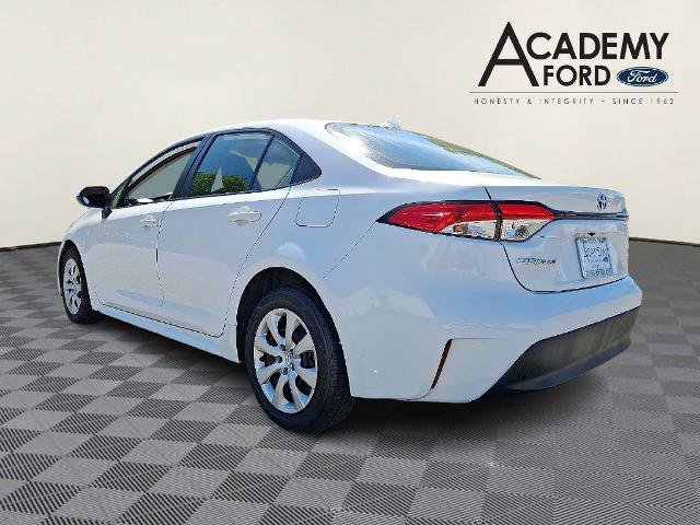 Used 2025 Toyota Corolla LE FWD image 4