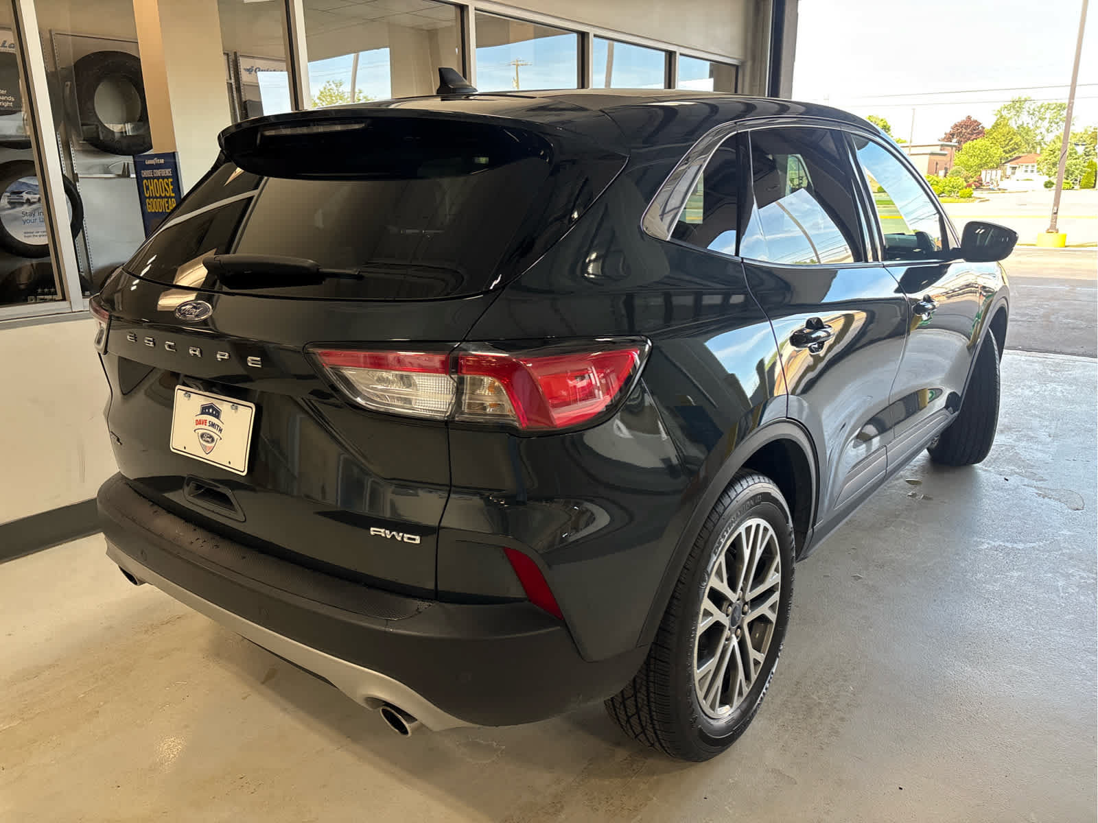 Certified 2022 Ford Escape SEL w/ Technology Package AWD/4WD image 7