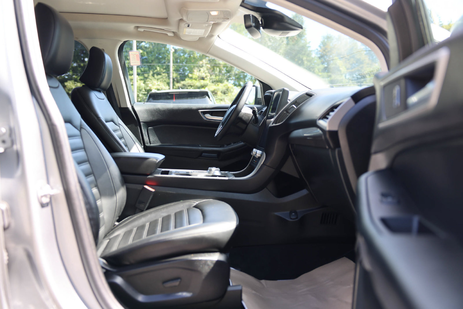 Certified 2024 Ford Edge SEL w/ Convenience Package AWD/4WD image 8