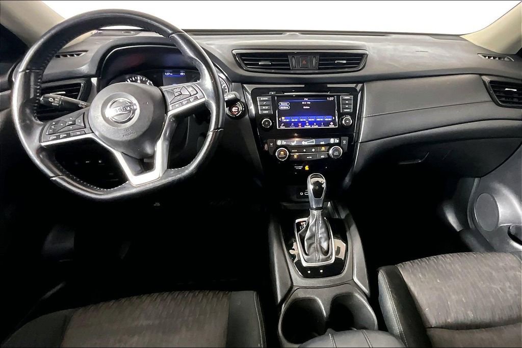 Used 2020 Nissan Rogue SV image 11