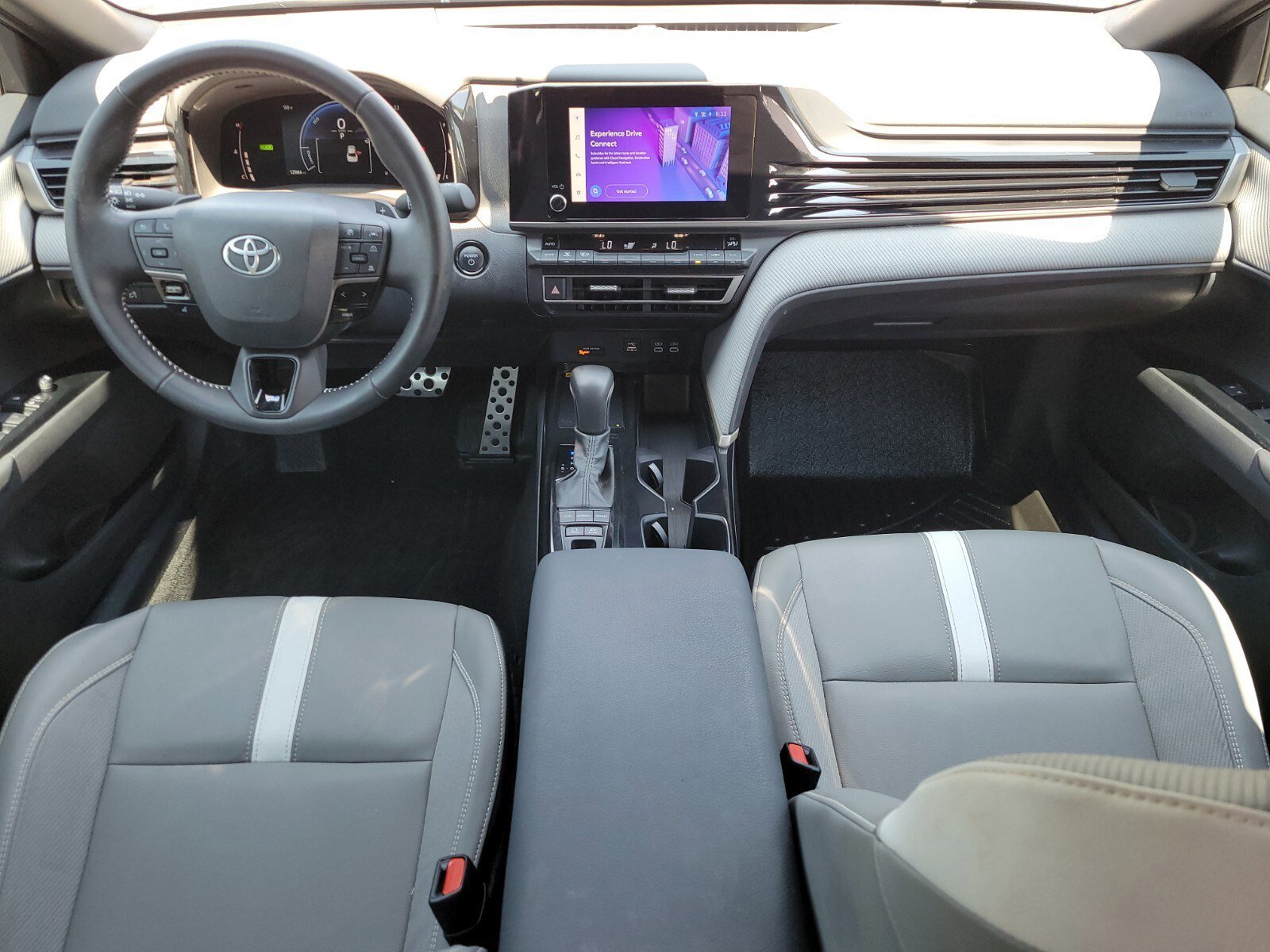 Used 2025 Toyota Camry SE image 13