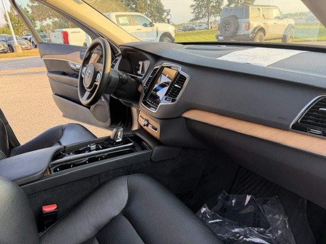 Used 2023 Volvo XC90 T8 Plus w/ Protection Package Premier AWD/4WD image 44