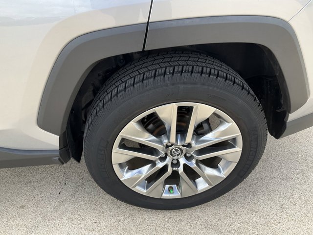 Used 2019 Toyota RAV4 Limited w/ Cold Weather Package FWD image 12