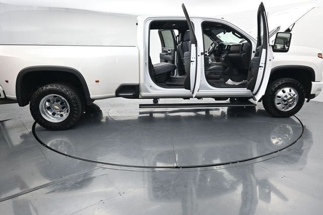 Used 2025 Chevrolet Silverado 3500 High Country w/ High Country Premium Package AWD/4WD image 41